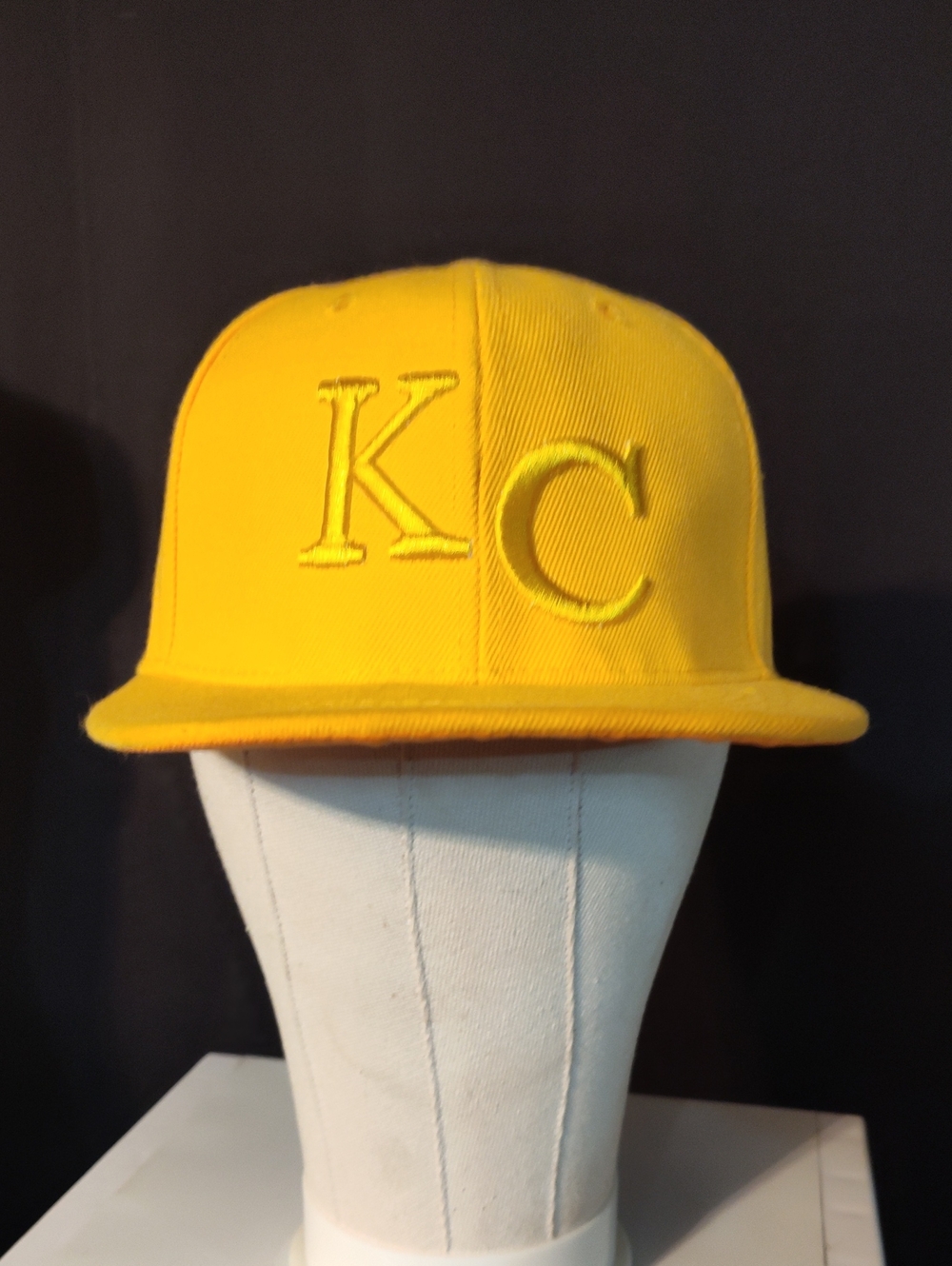 Embroidered Yellow Men's  Snapback 🫰KC Hat NWOT